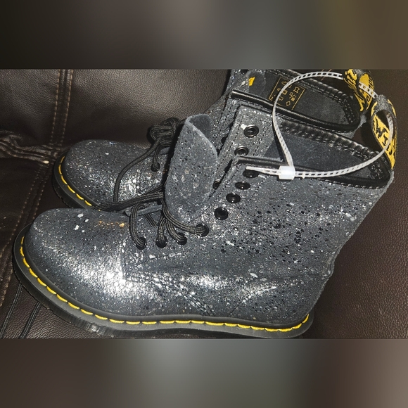 NWOT Dr. MARTENS 1460 Pascal Metallic Splatter Suede Women's size 6 Combat Boots - Picture 8 of 12